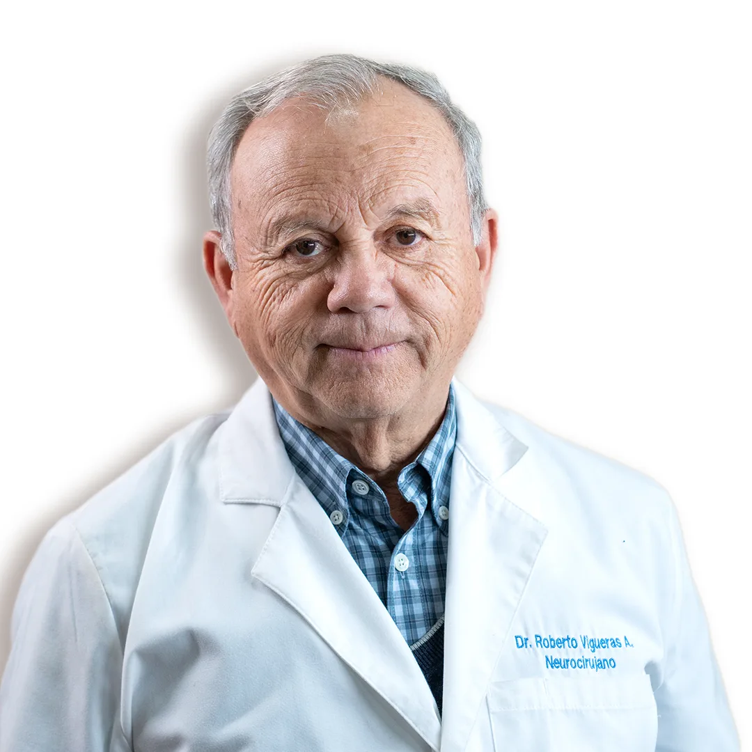 Doctor en centro médico  Roberto Vigueras